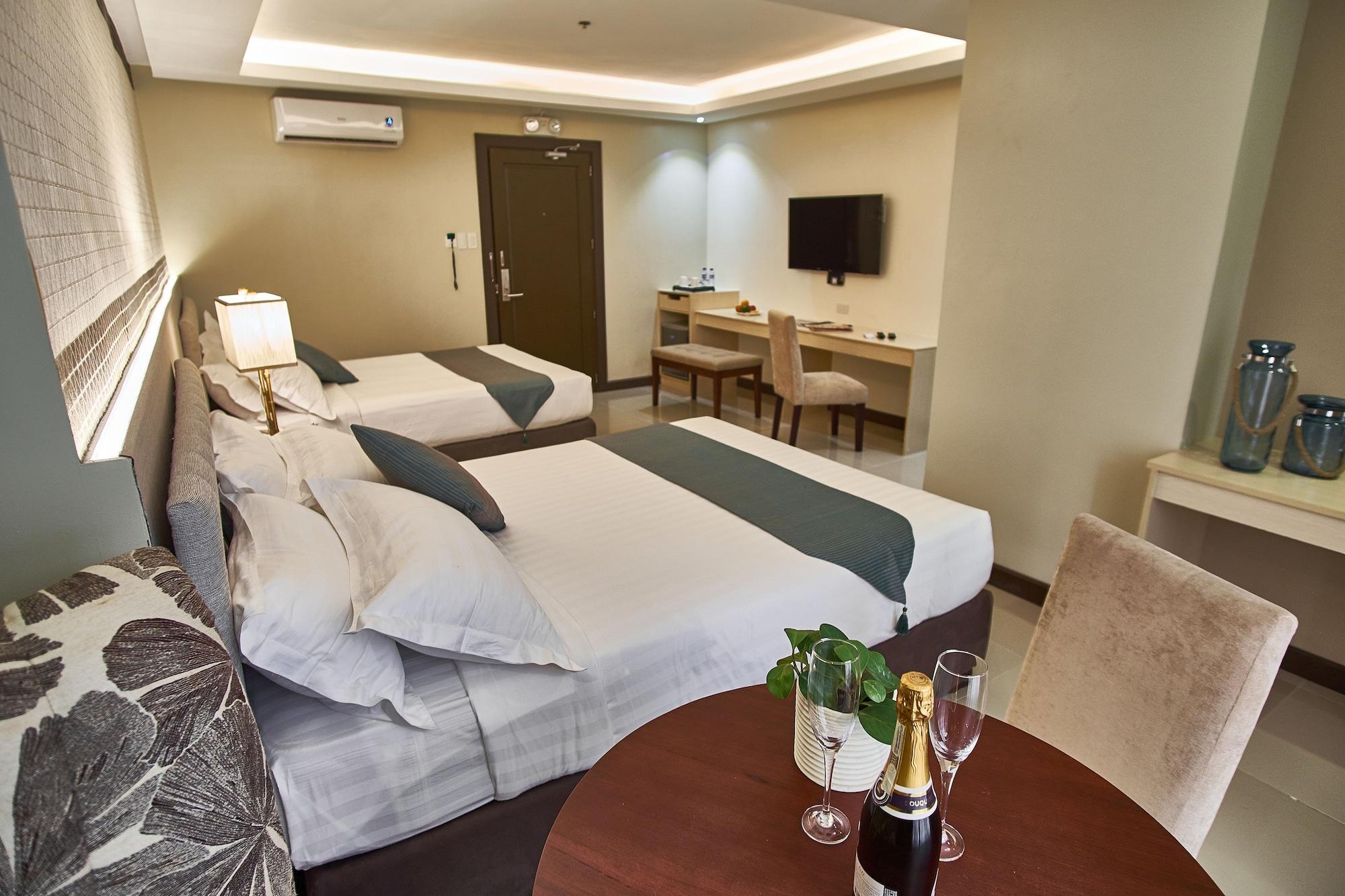J7 Hotel Iloilo City Exterior photo