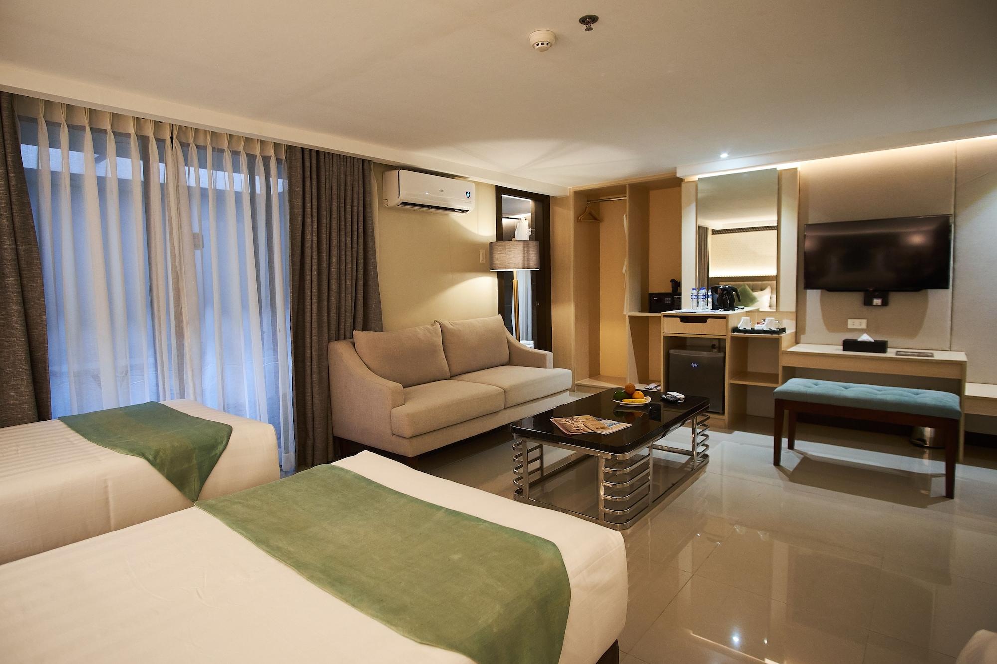 J7 Hotel Iloilo City Exterior photo