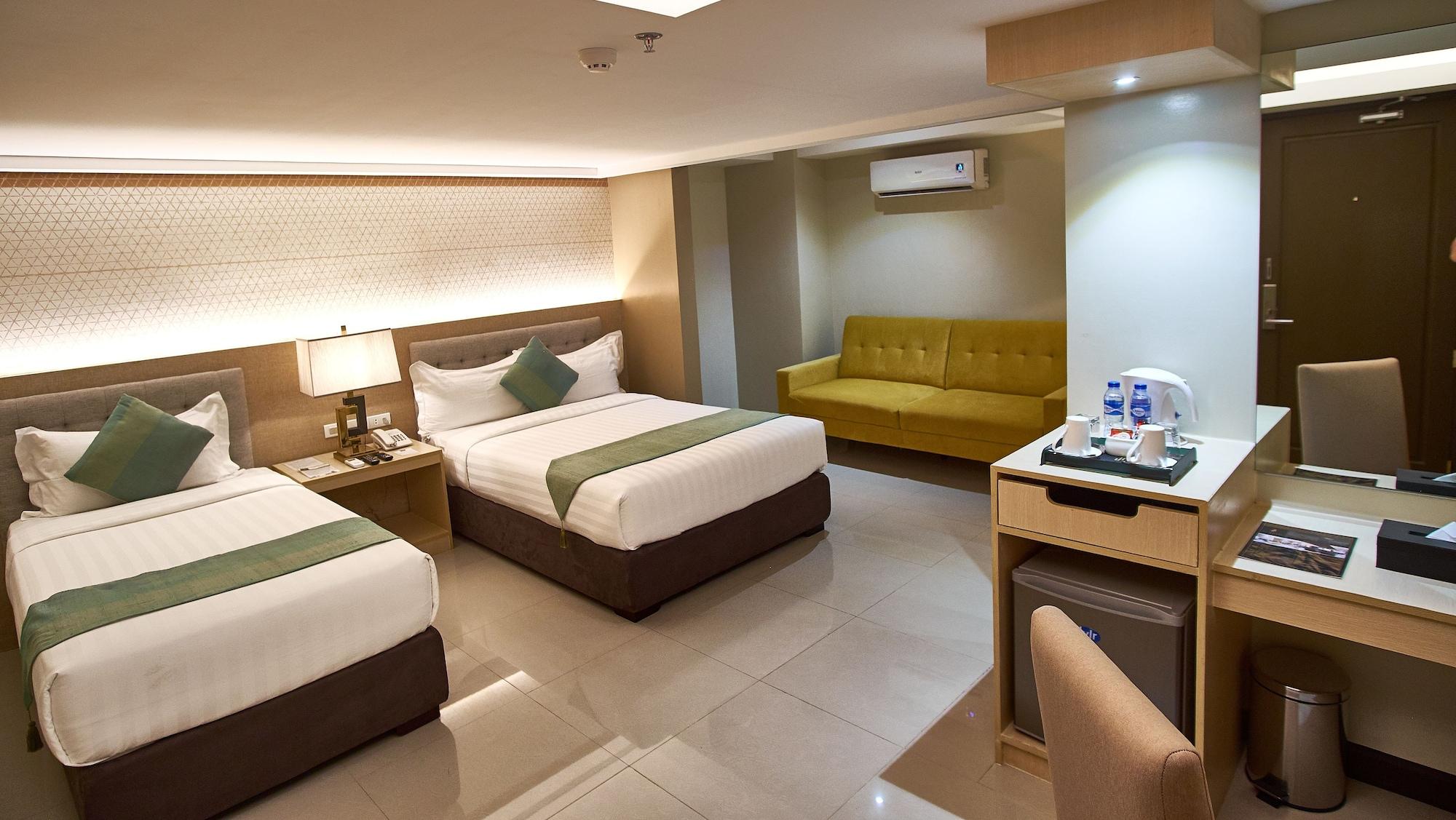 J7 Hotel Iloilo City Exterior photo