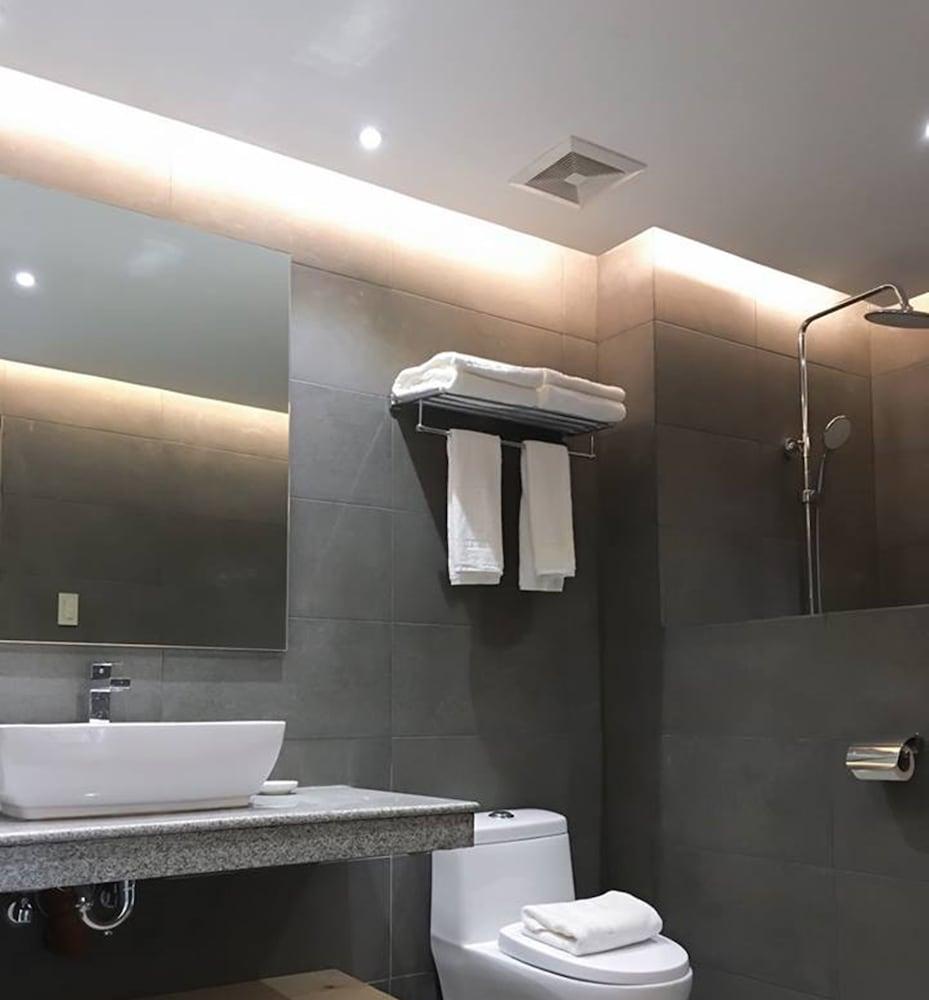 J7 Hotel Iloilo City Exterior photo