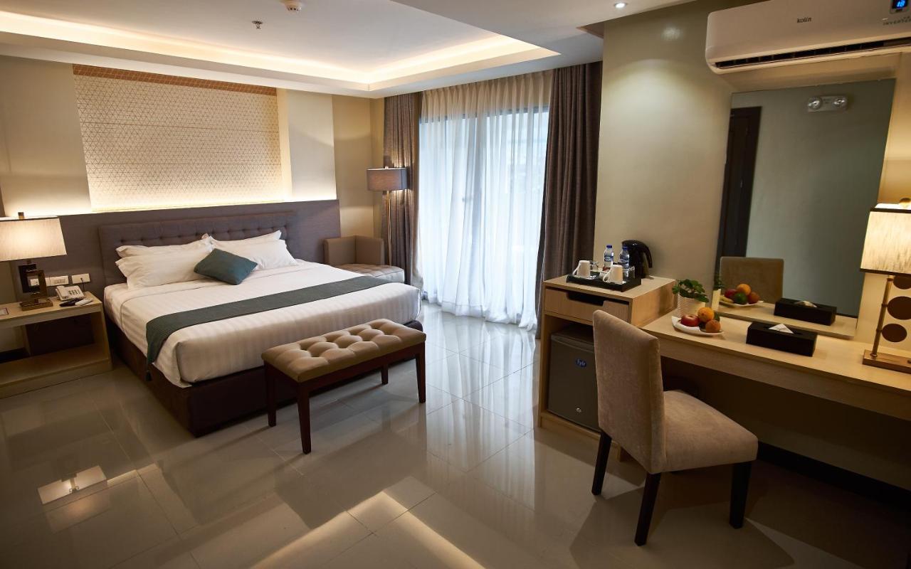 J7 Hotel Iloilo City Exterior photo
