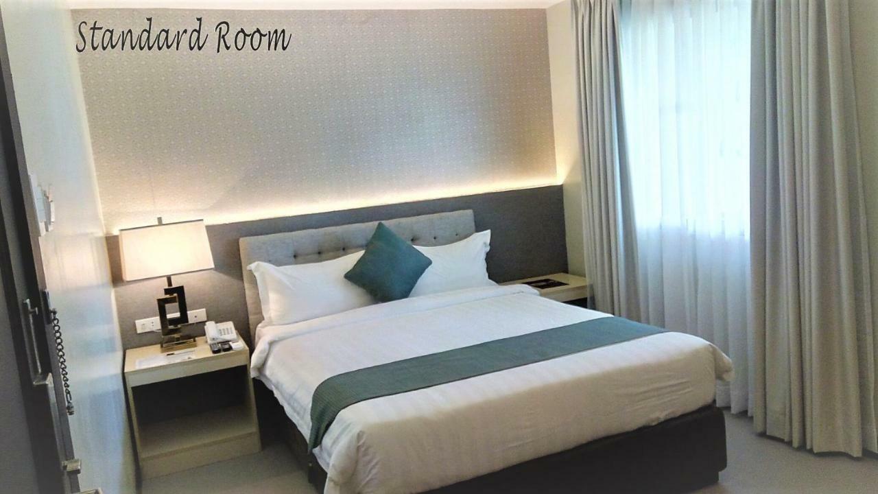 J7 Hotel Iloilo City Exterior photo